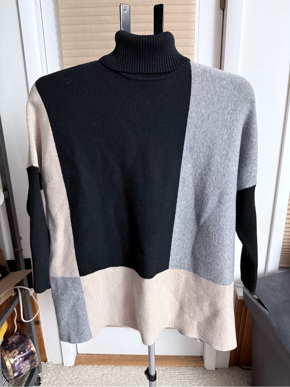 Keren Hary Colorblock Turtleneck Sweater Black, Gray & Cream soft plush size S